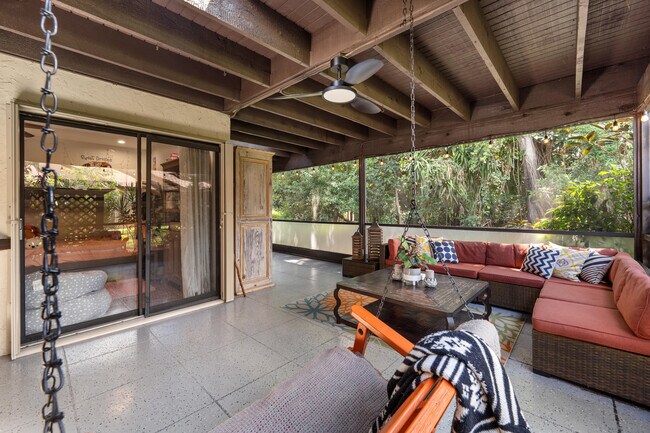 Building Photo - 908 Lakeview Cir