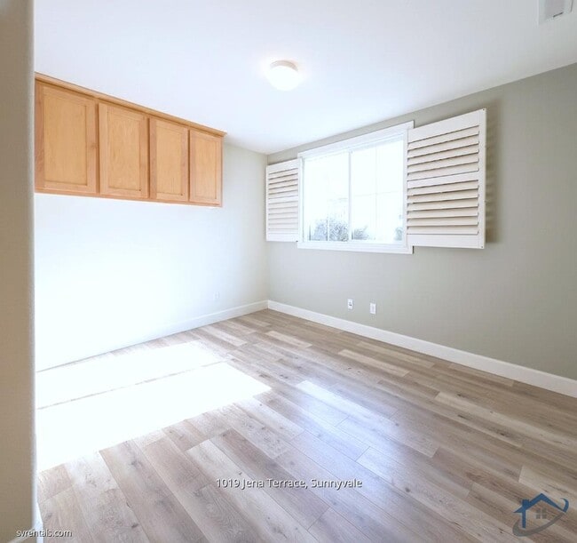 Building Photo - 1019 Jena Terrace