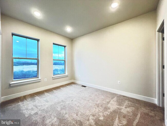 Building Photo - 21 Morrison Dr