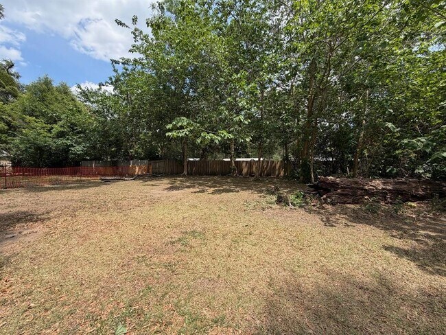 Building Photo - 2109 SE 45th Terrace