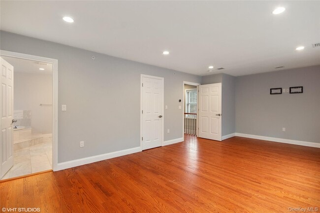 Building Photo - 275 Croton Dam Rd