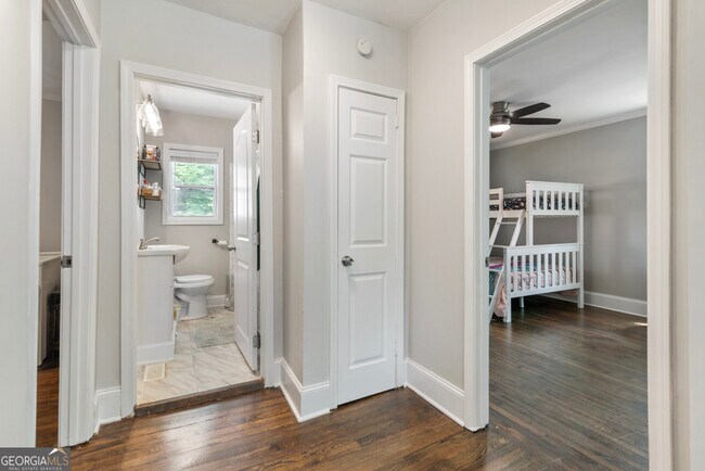 Building Photo - 1759 N Olympian Way SW