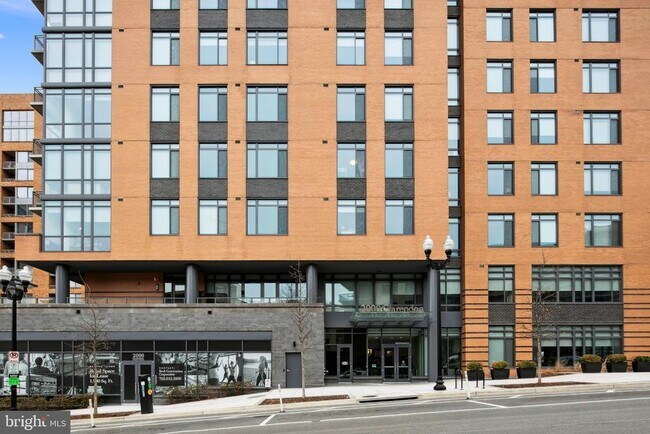 Building Photo - 2000 Clarendon Blvd