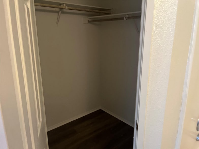 Building Photo - 768 Heritage Ln