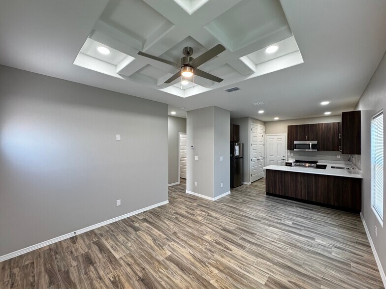 Building Photo - 4000 La Vista Ave