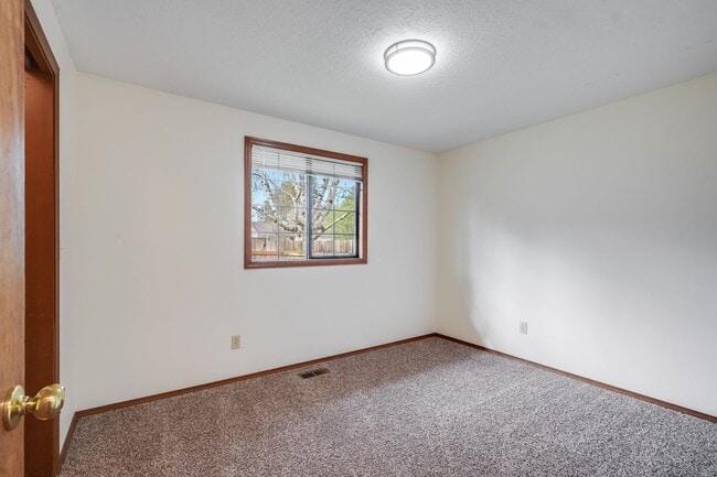 Building Photo - FEW1330-1332