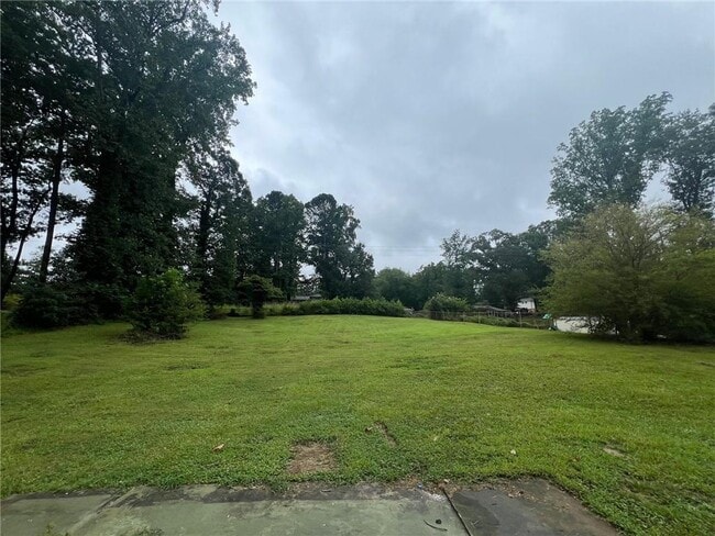 Building Photo - 1128 Lanier Dr