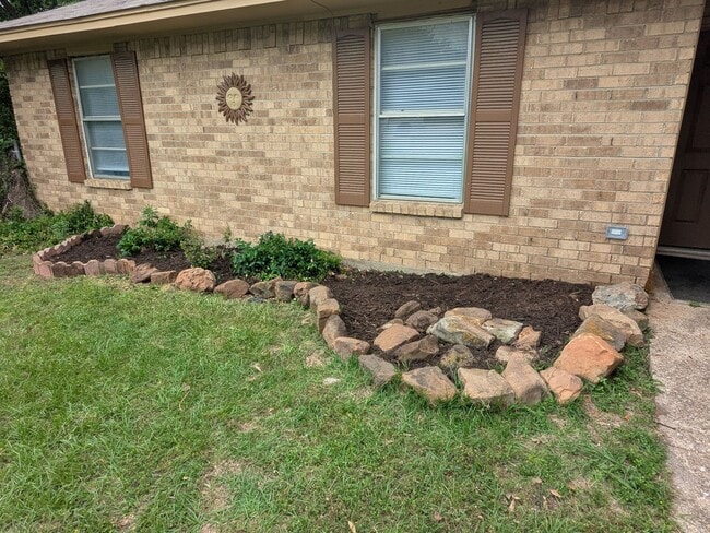 Building Photo - 12419 Sparrow Ct