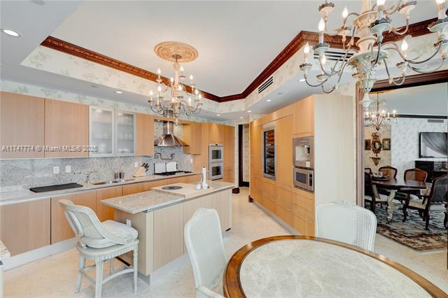 Building Photo - 16047 Collins Ave