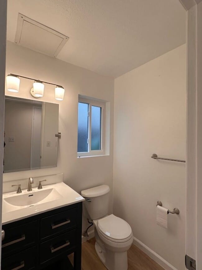 Building Photo - Beautiful 4-Bedroom Home located in one of most desirable neighborhoods