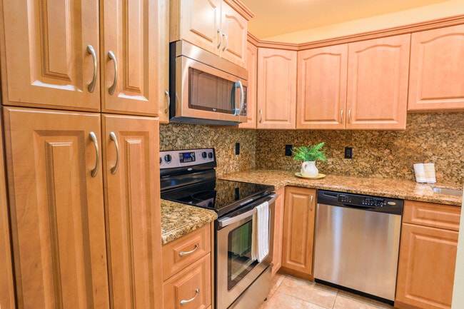 Building Photo - 2521 Pansy Ln