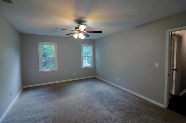 Building Photo - 2329 Milstead Cir NE