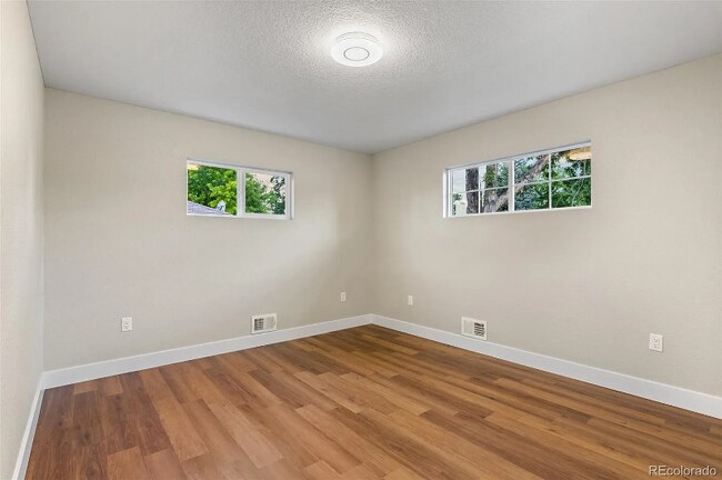 Building Photo - 10821 Larry Dr