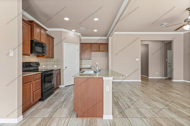 Building Photo - 3 Bedroom- 2 Bathroom in Hills of Westwood