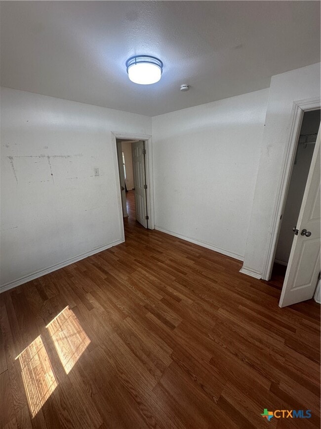 Building Photo - 810 S Cameron St