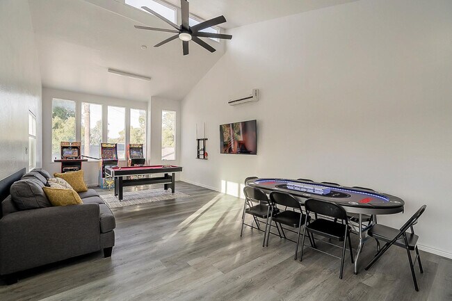 Building Photo - 2534 N 87th Way