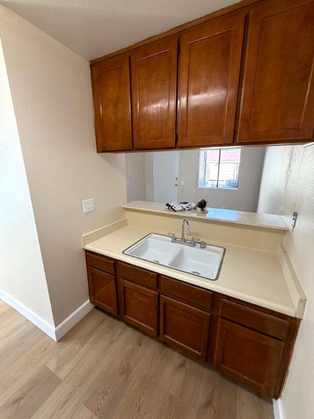 Building Photo - 360 N San Antonio Ave