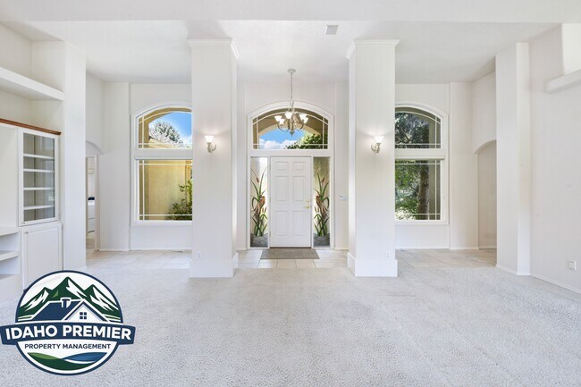 Building Photo - 481 E Trailside Dr