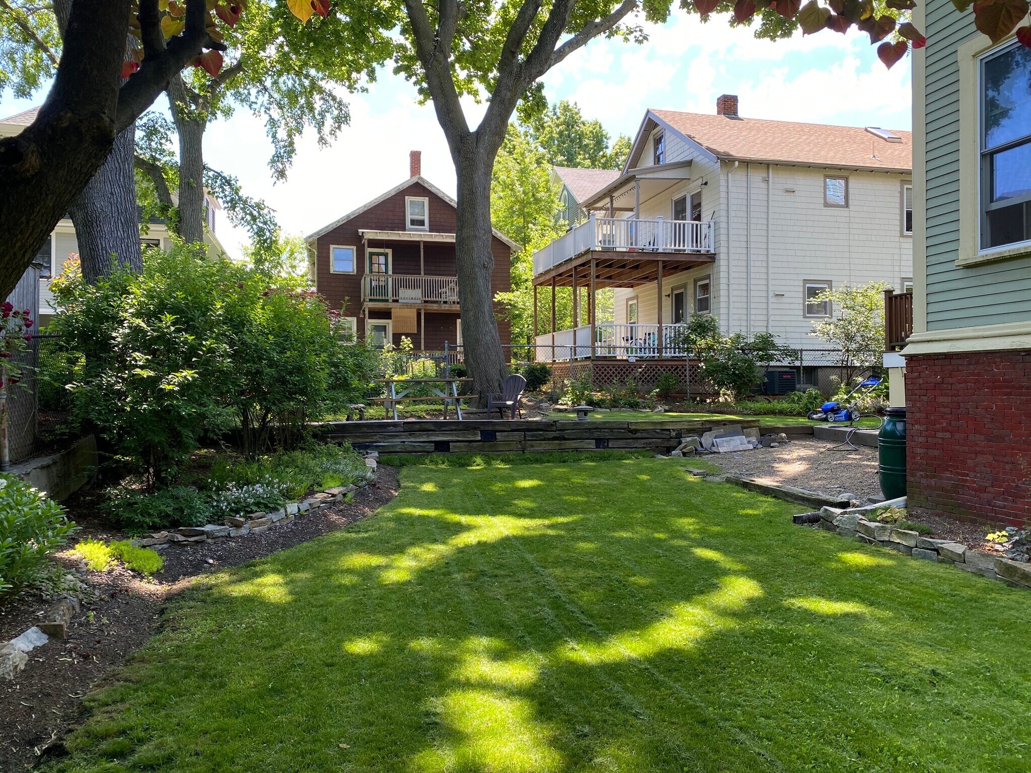 Building Photo - 105 Chestnut St