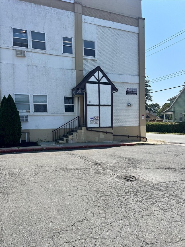 Primary Photo - 39 Church St