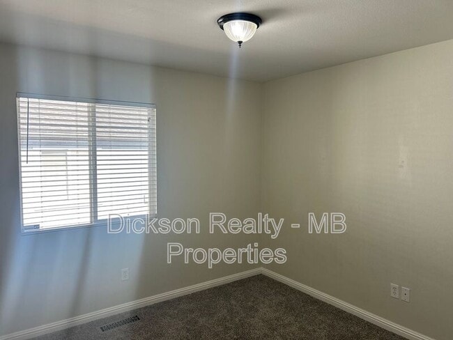 Building Photo - 7760 Key Largo Dr