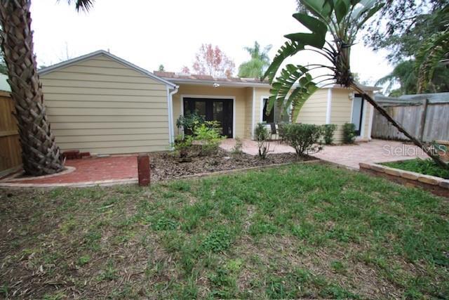 Building Photo - 230 E Esther St