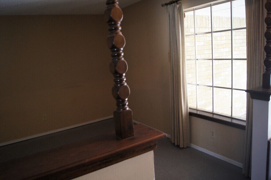 Building Photo - 1213 Frederick Dr