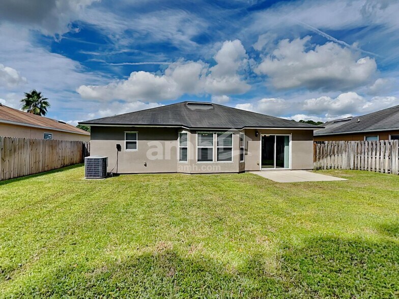 Building Photo - 12607 Wooded Bluff Ct