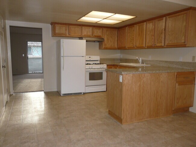 Building Photo - Upstairs 2 Bedroom, 2 Bath in 4-plex near Willow Glen Border!