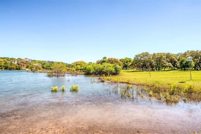 Building Photo - 204 World of Tennis Sq