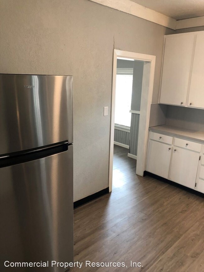 Building Photo - 400 Glen Creek Rd NW