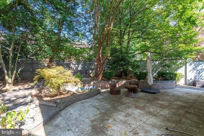 Building Photo - 4611 Charleston Terrace NW