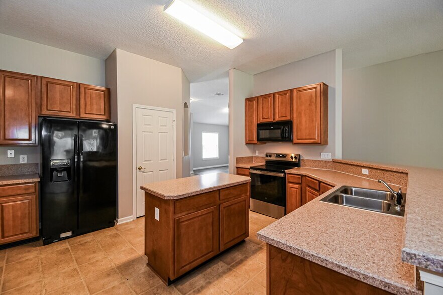 Building Photo - 9225 Hawks Run Ln