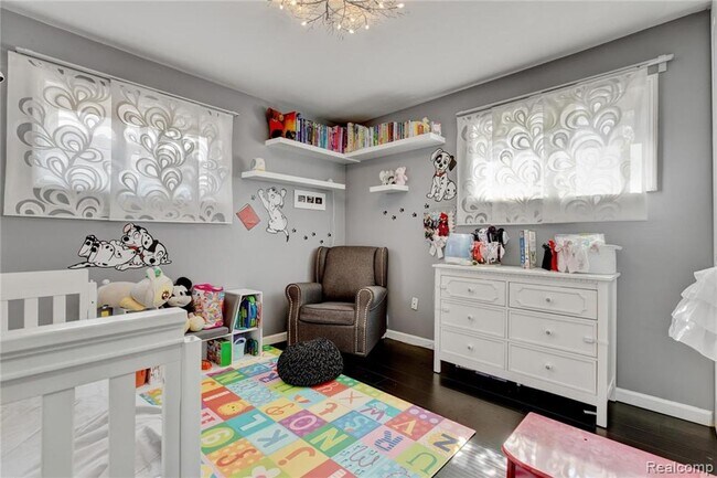 Building Photo - Beautiful Home in Dearborn Heights