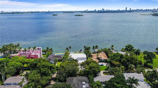 Building Photo - 9301 N Bayshore Dr