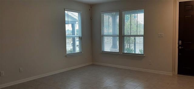 Building Photo - 325 Kennewick Dr