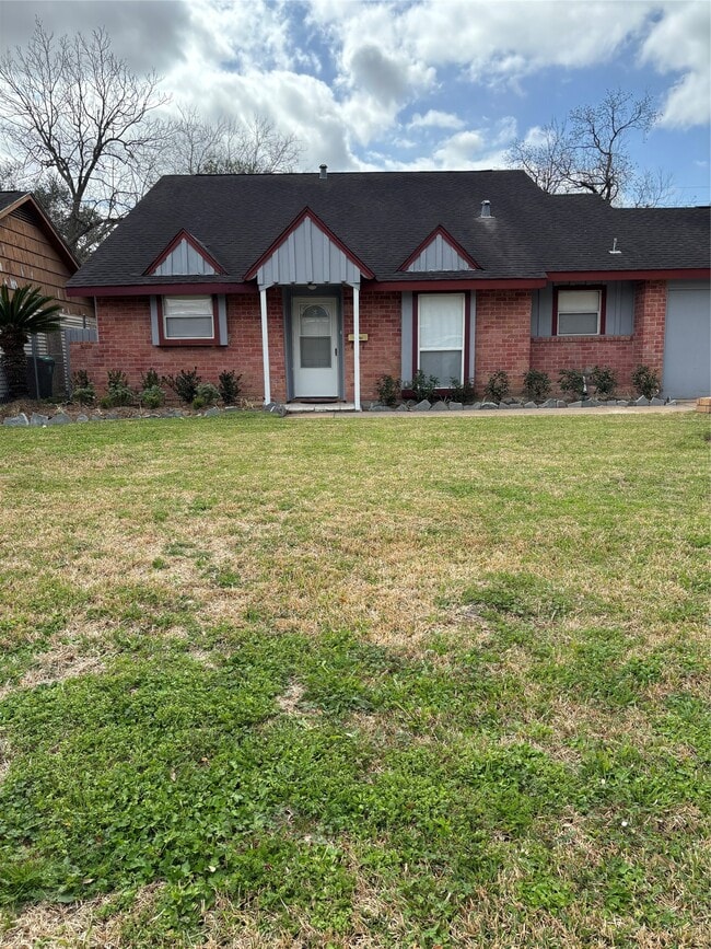 Building Photo - 4115 Tidewater Dr