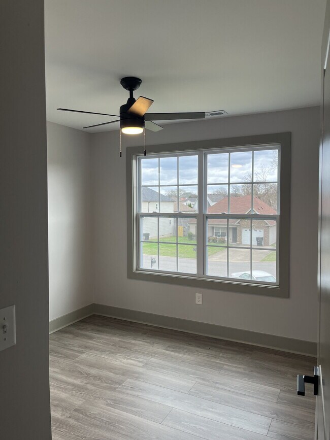 Building Photo - 2922 Painted Pony Dr