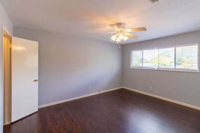 Building Photo - Beautiful 3 bedroom Home in West Congress!