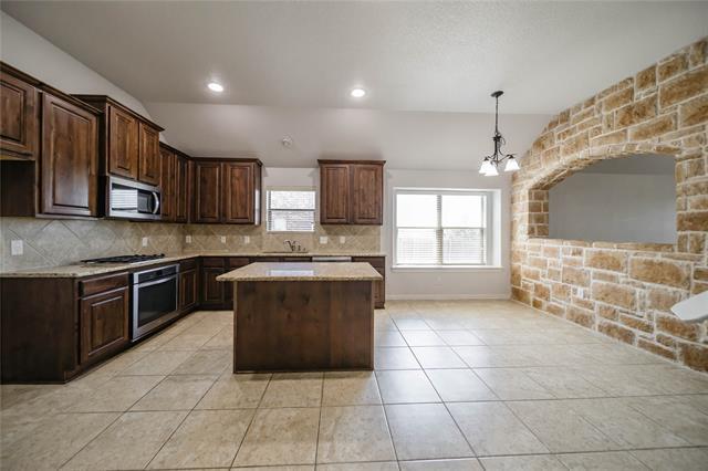 Building Photo - 2100 Benjamin Creek Dr