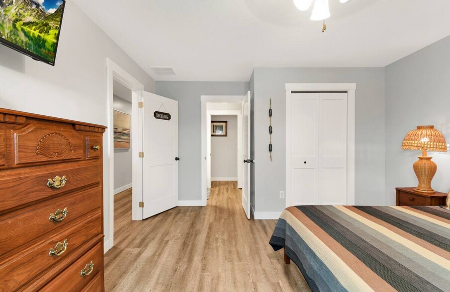 Building Photo - 9821 N Marine Key Dr