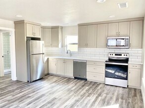 Building Photo - Nice Location in Heart of Old Town Fort Co...
