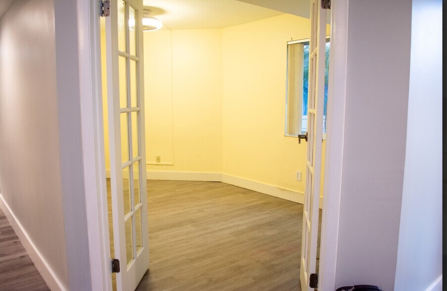 3rd BR or Den (legal 3rd) - 992 NW 93rd Ave