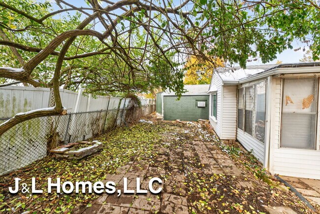 Building Photo - 1655 Westfield Dr N