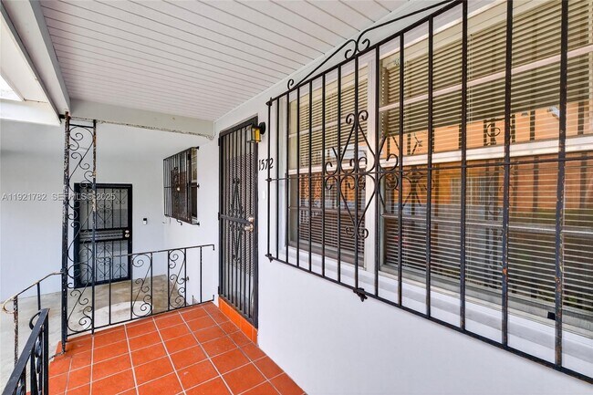 Building Photo - 1572 NW 2nd St