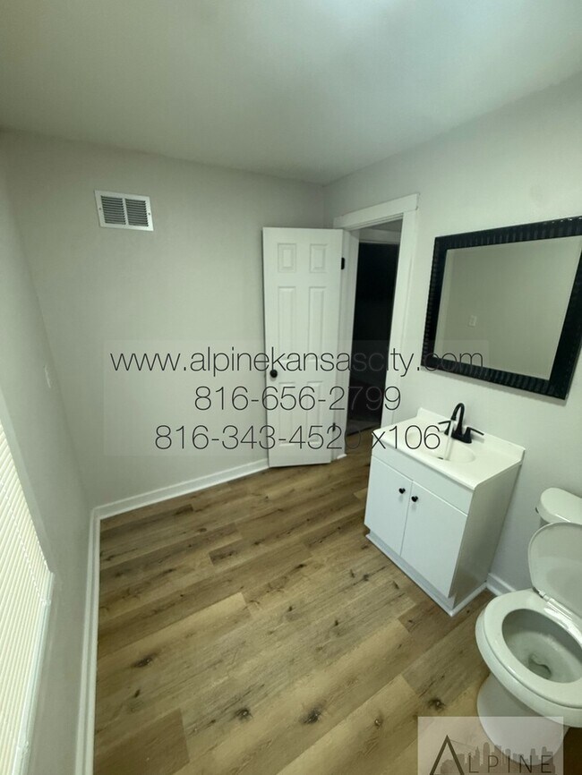Building Photo - Northland Bungalow in Staley SD Available Now