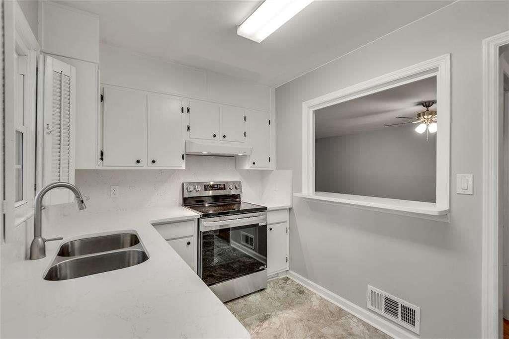 Building Photo - 799 Marstevan Dr NE