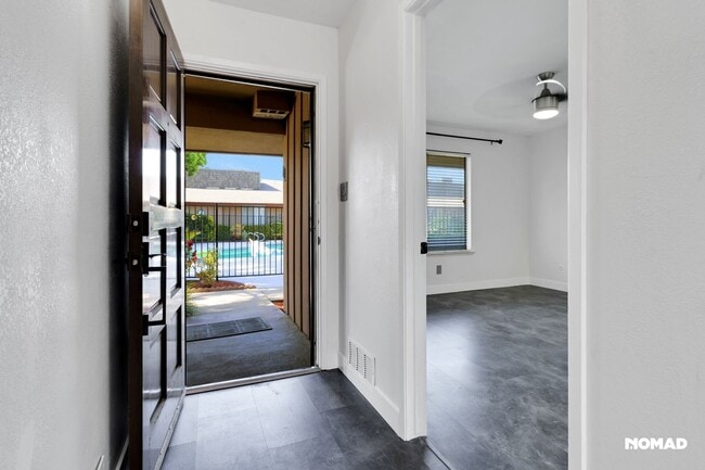Building Photo - Charming 2BR Condo in Fresno