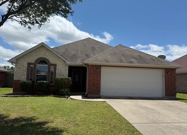 Primary Photo - Cute property in Anna