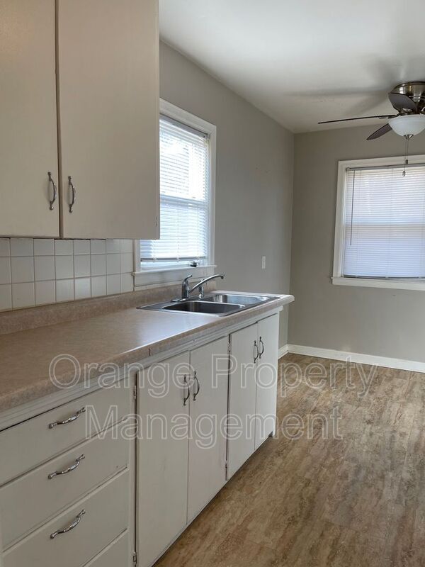 Primary Photo - 820 N 46th St